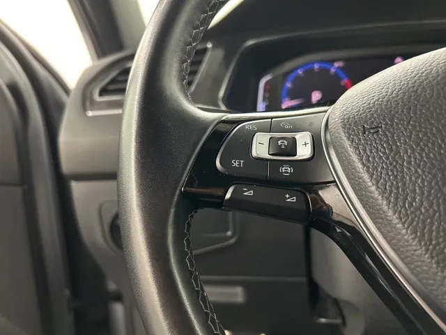 2019 Volkswagen Tiguan view 5