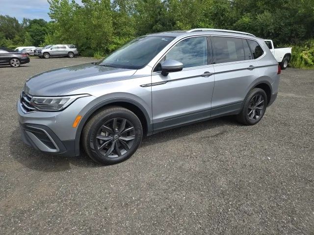 2024 Volkswagen Tiguan view 2