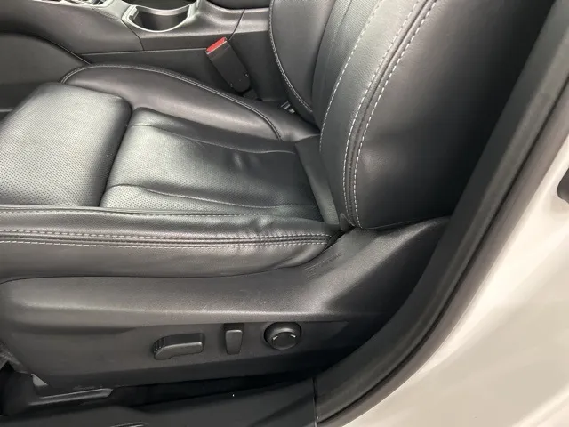 2022 Subaru Outback view 5