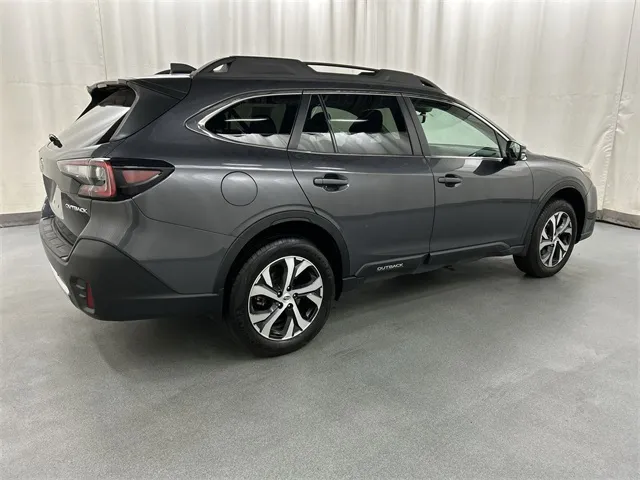 2021 Subaru Outback view 4