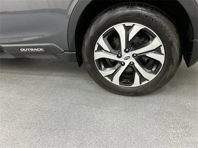 2021 Subaru Outback view 5