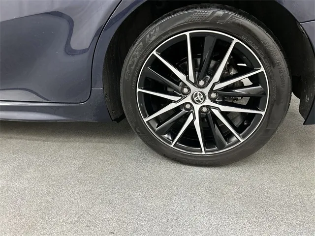 2021 Toyota Camry Hybrid view 5