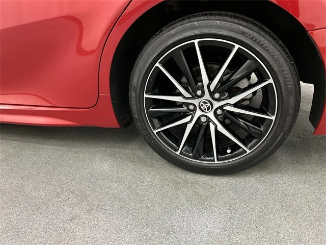 2023 Toyota Camry view 5