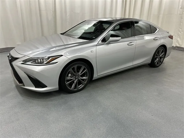 2021 Lexus ES view 2
