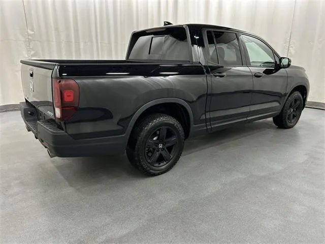 2023 Honda Ridgeline view 4