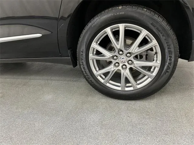 2023 Buick Enclave view 5