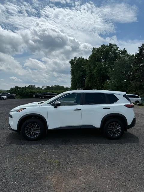 2023 Nissan Rogue - Image 4