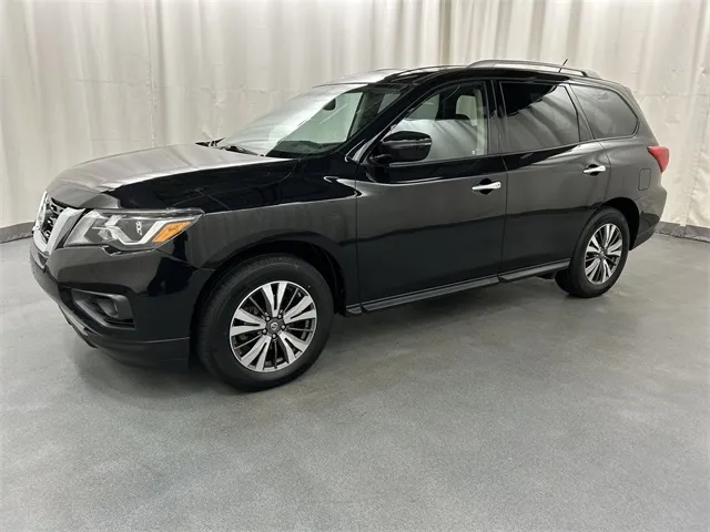 2018 Nissan Pathfinder view 2