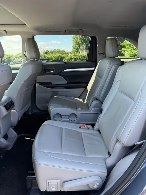 2019 Toyota Highlander XLE photo 9