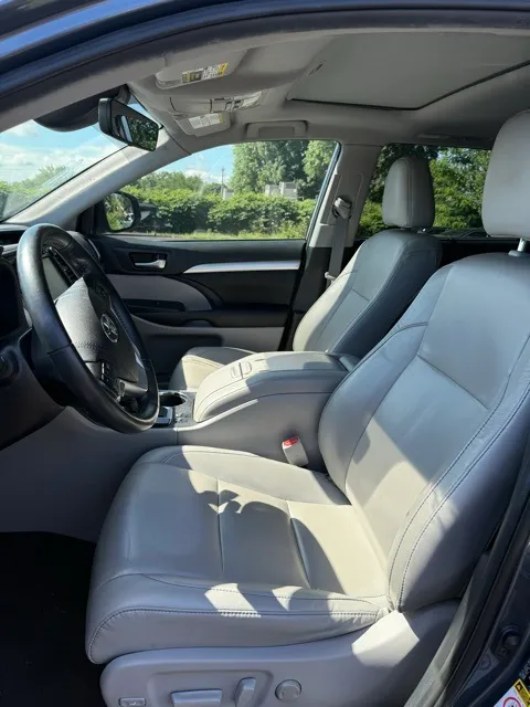 2019 Toyota Highlander XLE photo 8