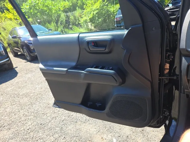 2021 Toyota Tacoma SR photo 11