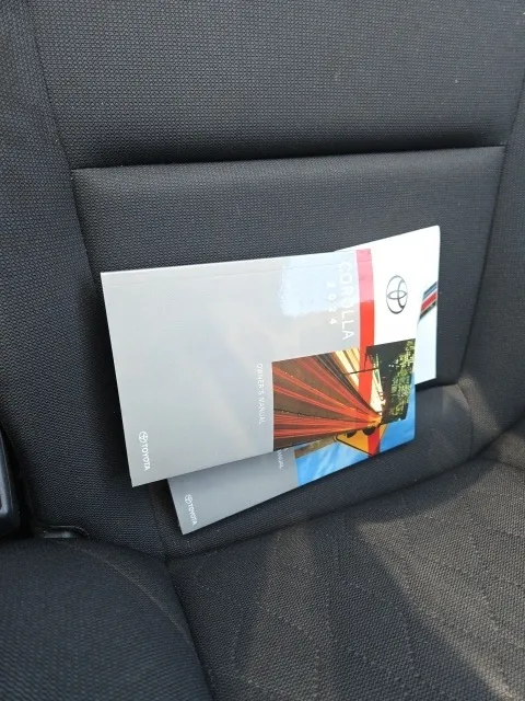 2024 Toyota Corolla LE photo 23
