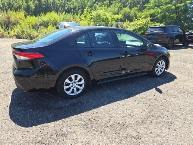2024 Toyota Corolla LE photo 4