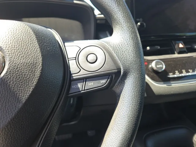 2024 Toyota Corolla LE photo 7