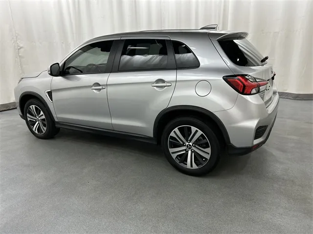 2024 Mitsubishi Outlander Sport view 3