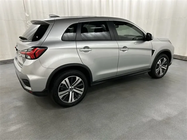 2024 Mitsubishi Outlander Sport view 4