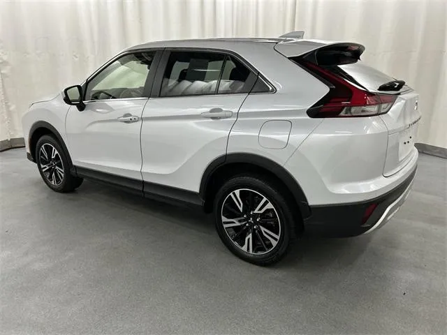 2024 Mitsubishi Eclipse Cross view 3
