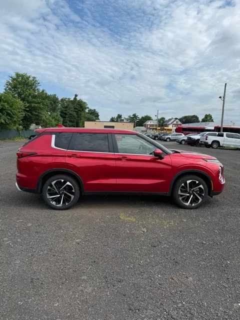2024 Mitsubishi Outlander SE photo 8