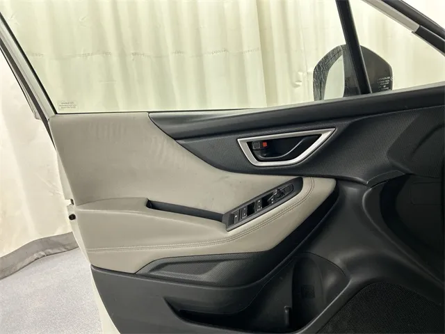 2022 Subaru Forester Base photo 16