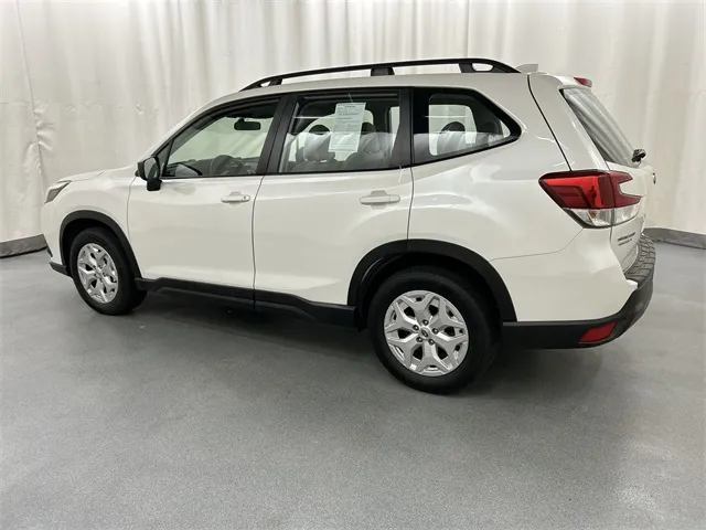 2022 Subaru Forester Base photo 3