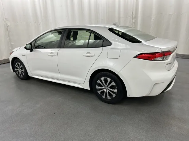 2021 Toyota Corolla Hybrid view 3