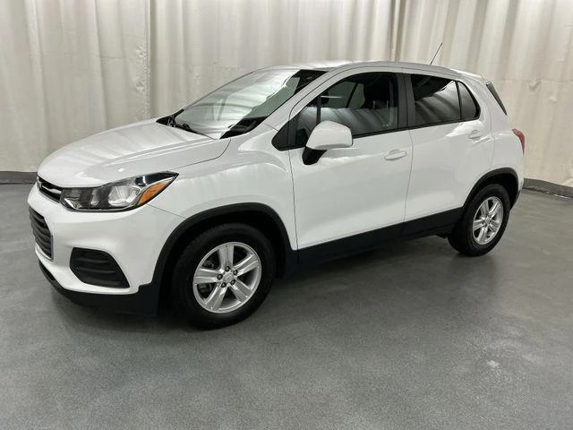 2021 Chevrolet Trax view 2