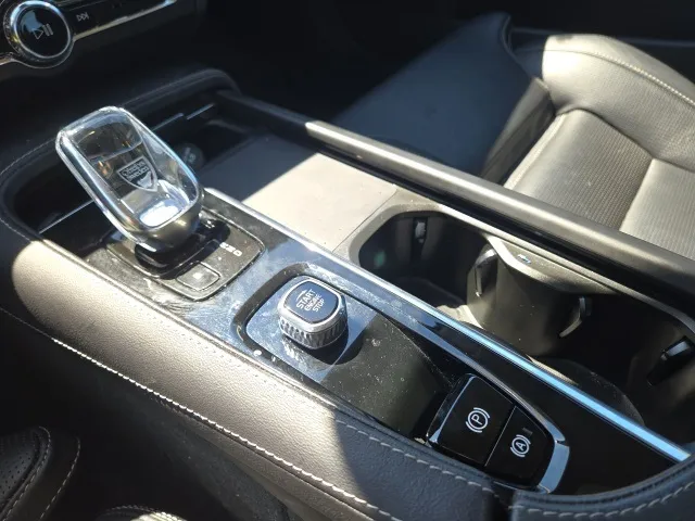 2022 Volvo S90 Inscription photo 9