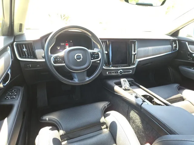 2022 Volvo S90 Inscription photo 12