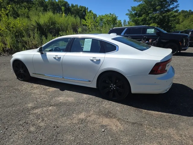 2022 Volvo S90 Inscription photo 2