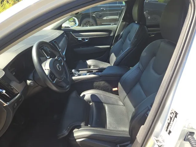 2022 Volvo S90 - Image 5