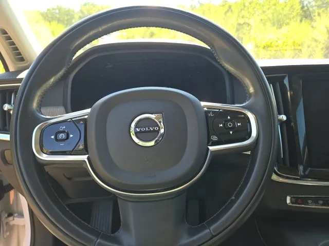 2022 Volvo S90 Inscription photo 4