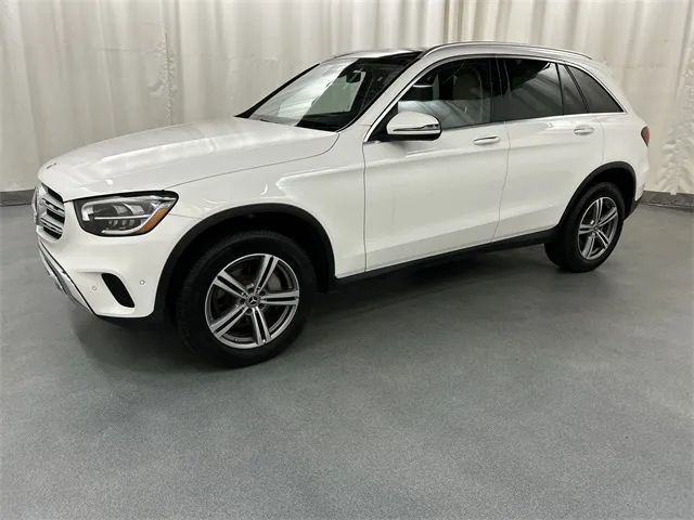 2022 Mercedes-Benz GLC view 2