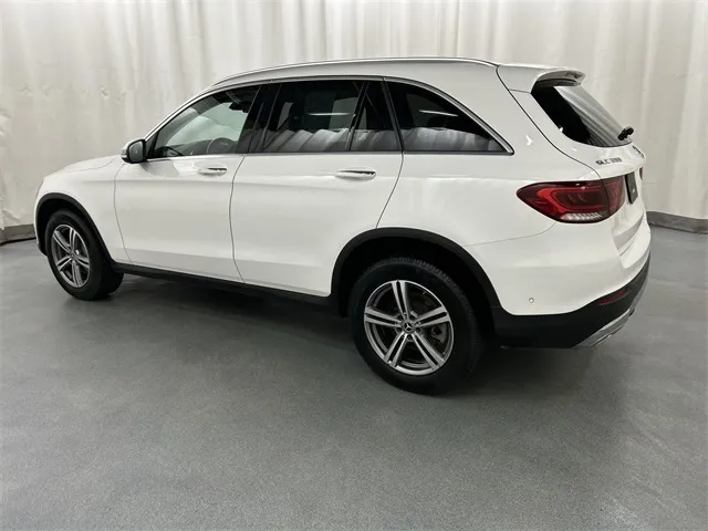 2022 Mercedes-Benz GLC view 3