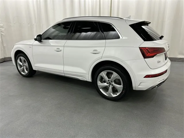 2022 Audi Q5 45 S line Premium photo 2