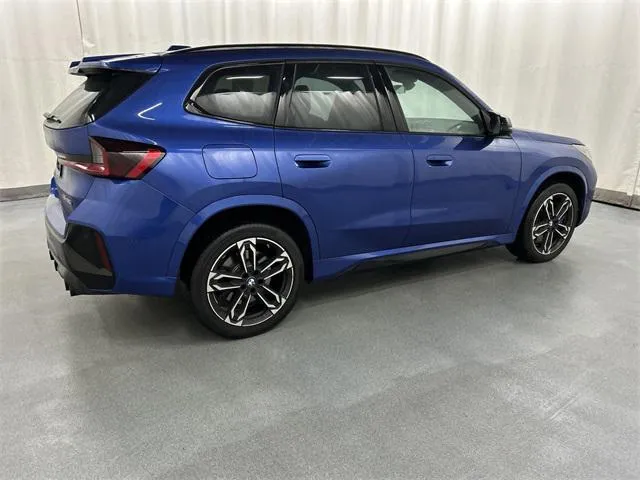 2025 BMW X1 view 4