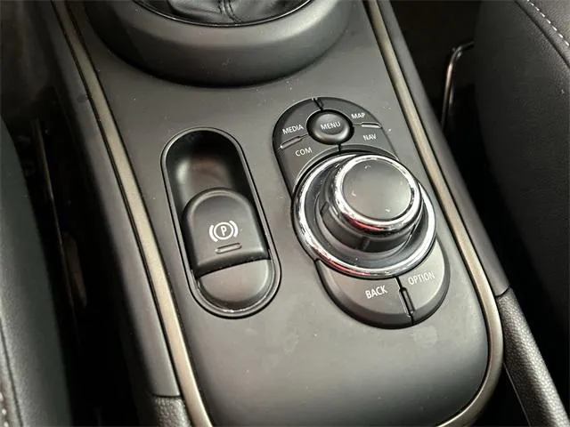 2023 Mini Countryman view 3