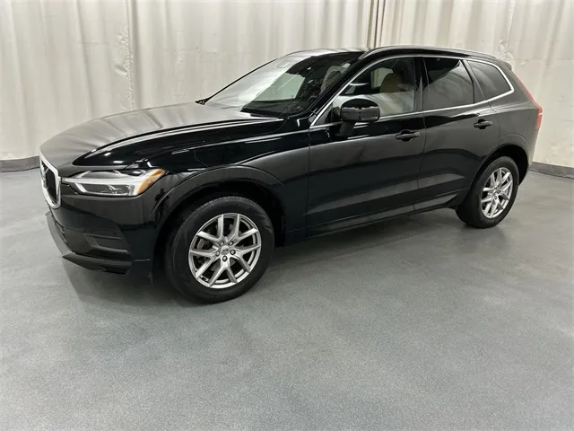 2020 Volvo XC60 view 2