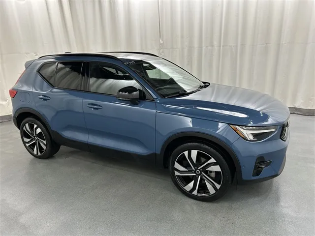 2023 Volvo XC40