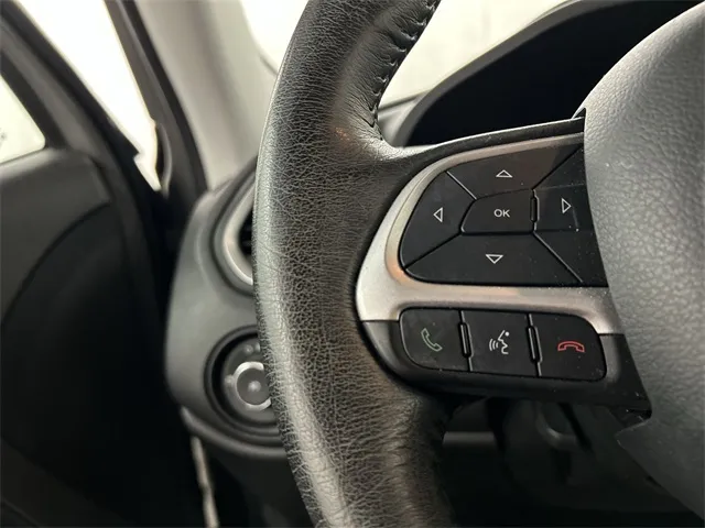 2021 Jeep Renegade Latitude photo 11