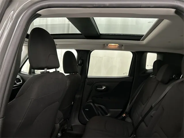 2021 Jeep Renegade Latitude photo 20