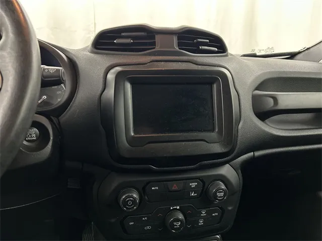 2021 Jeep Renegade Latitude photo 9