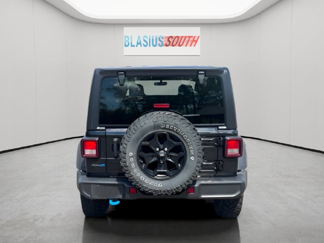 2023 Jeep Wrangler view 4