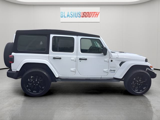 2022 Jeep Wrangler view 2