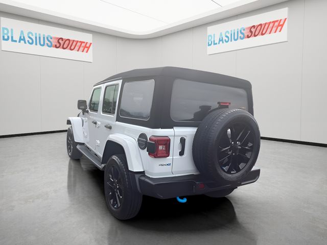 2022 Jeep Wrangler view 5