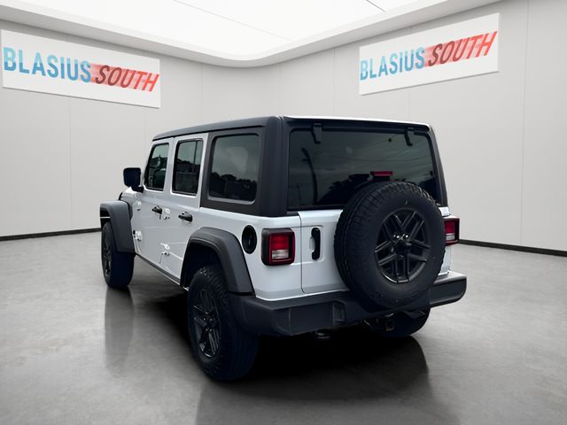 2025 Jeep Wrangler view 5