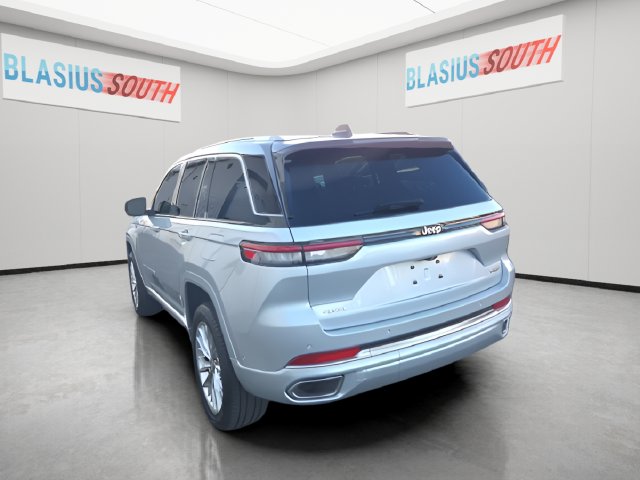 2023 Jeep Grand Cherokee view 5