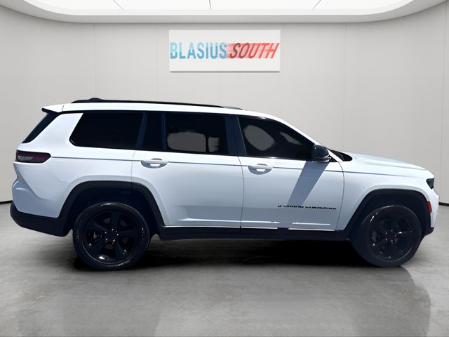 2023 Jeep Grand Cherokee L view 2