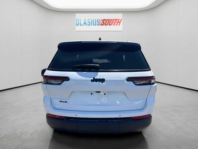 2023 Jeep Grand Cherokee L view 4