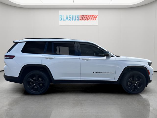 2023 Jeep Grand Cherokee L view 2