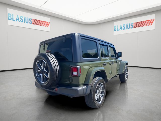 2024 Jeep Wrangler view 3